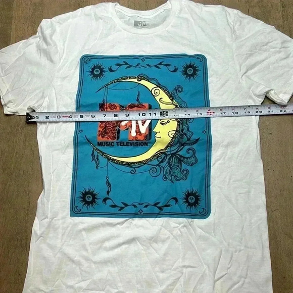 MTV music television t-shirt size Medium.  New. - Picture 5 of 5